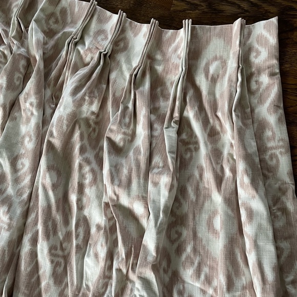 Brand:Spring Windows Fashion. Size: 14 feet wide 7’4 feet high. - Picture 4 of 6